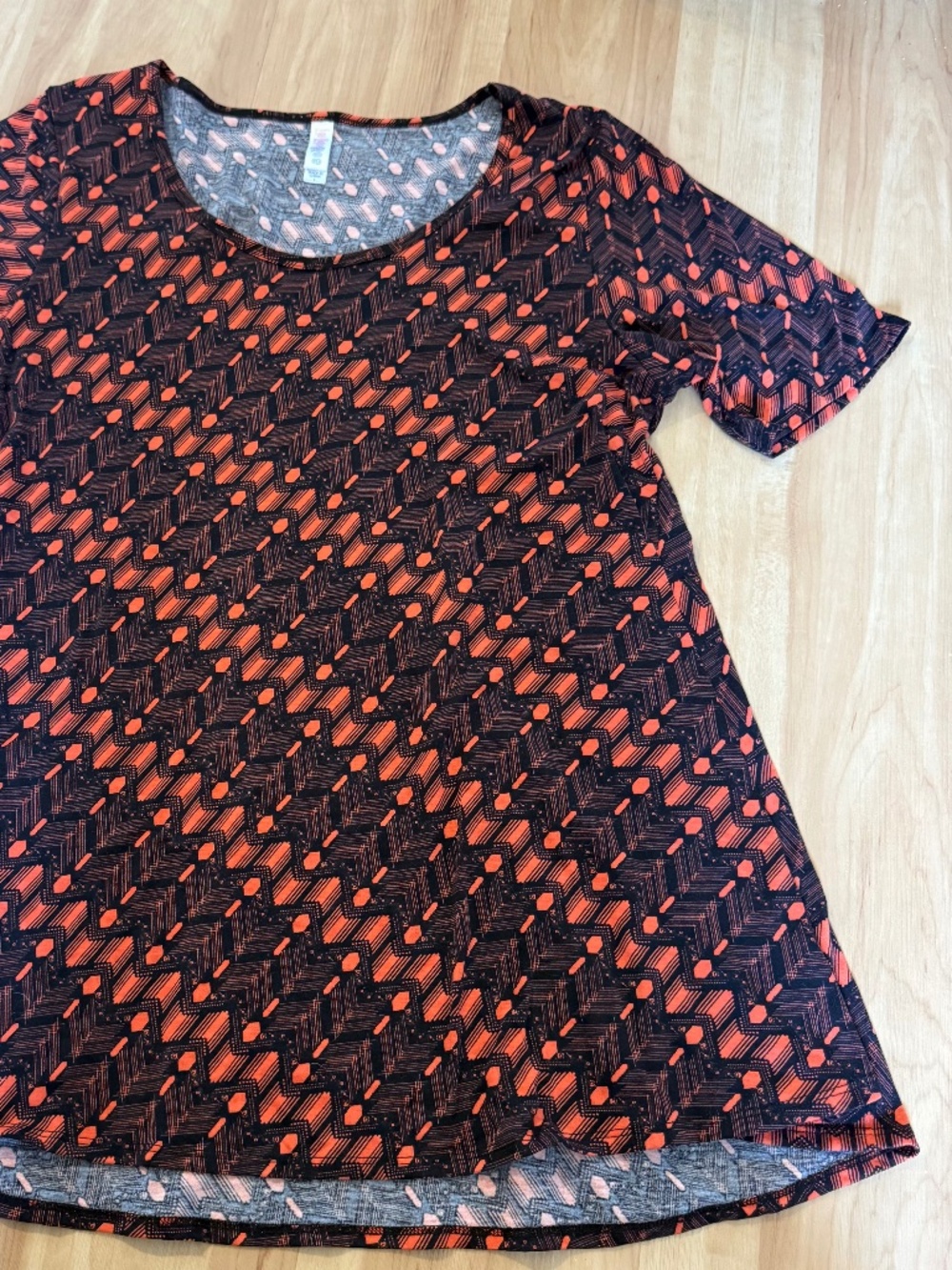LuLaRoe L Perfect T